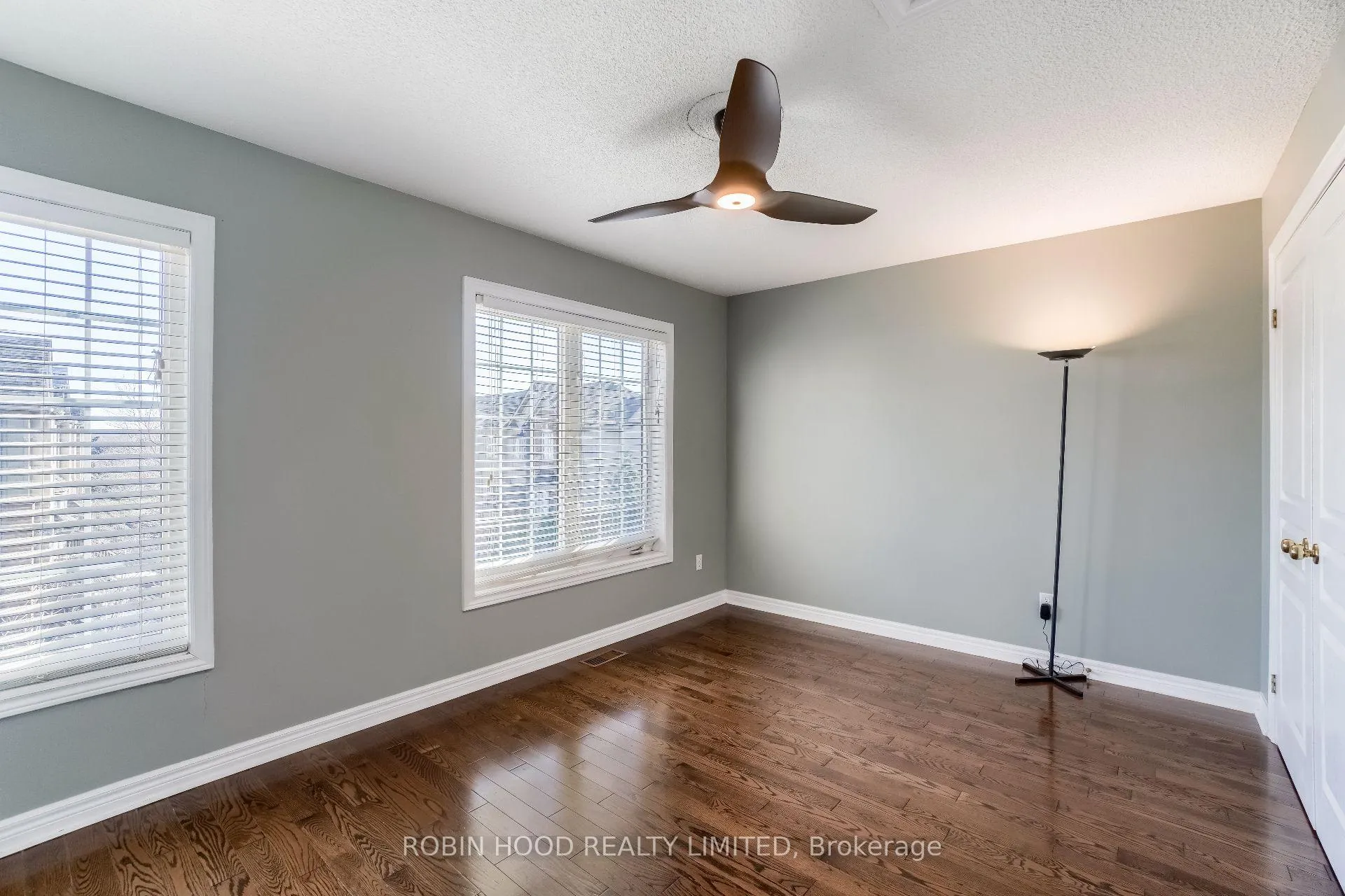 Photo 5 of 5045 Bidwell Common, Burlington, Appleby — HOMEH