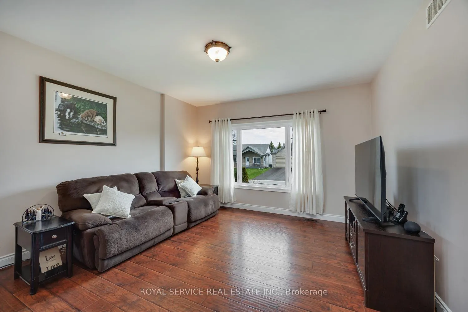 Photo 8 of 16 Cortland Crescent, Prince Edward County, Sophiasburg Ward — HOMEH