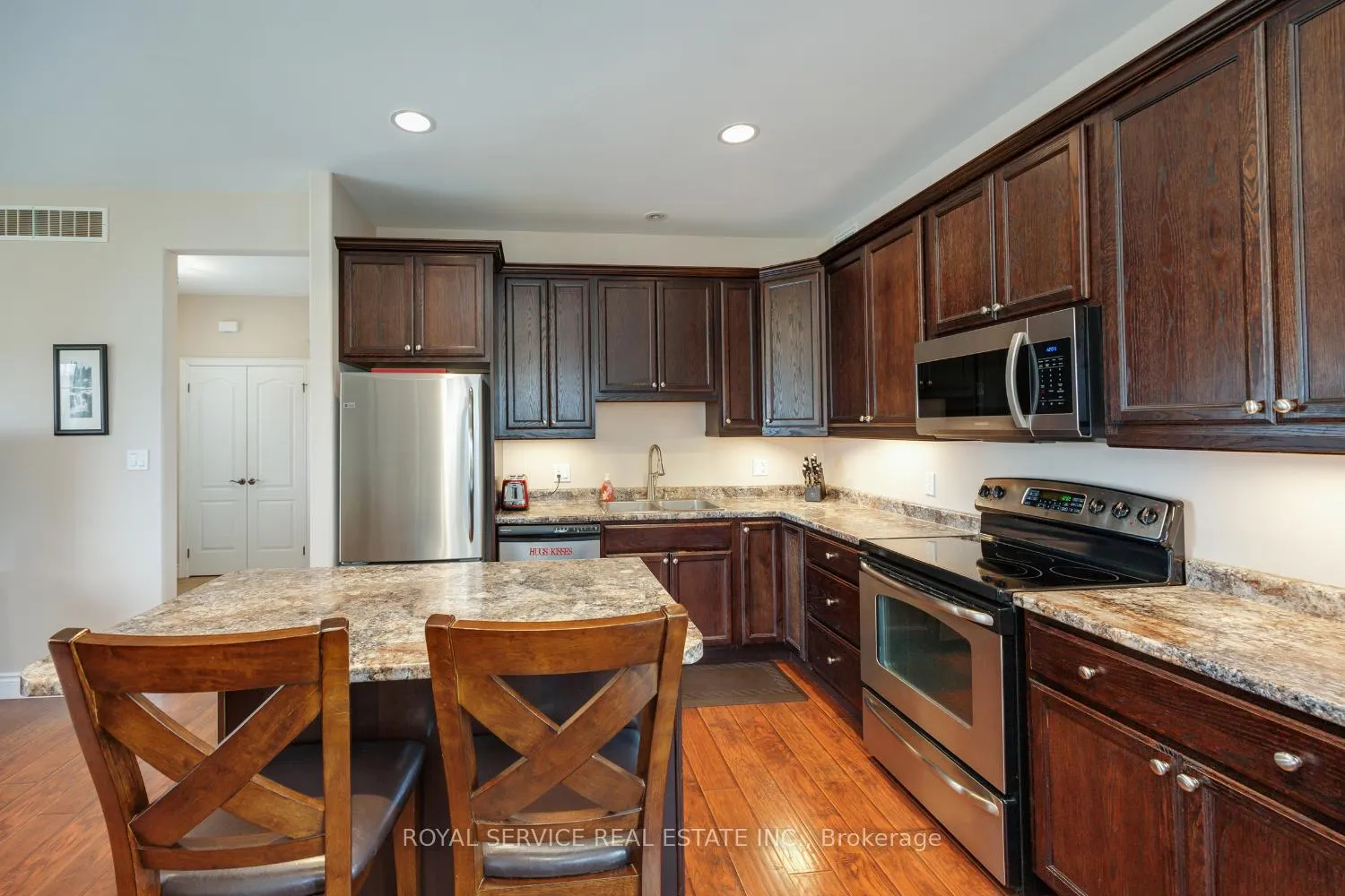 Photo 9 of 16 Cortland Crescent, Prince Edward County, Sophiasburg Ward — HOMEH