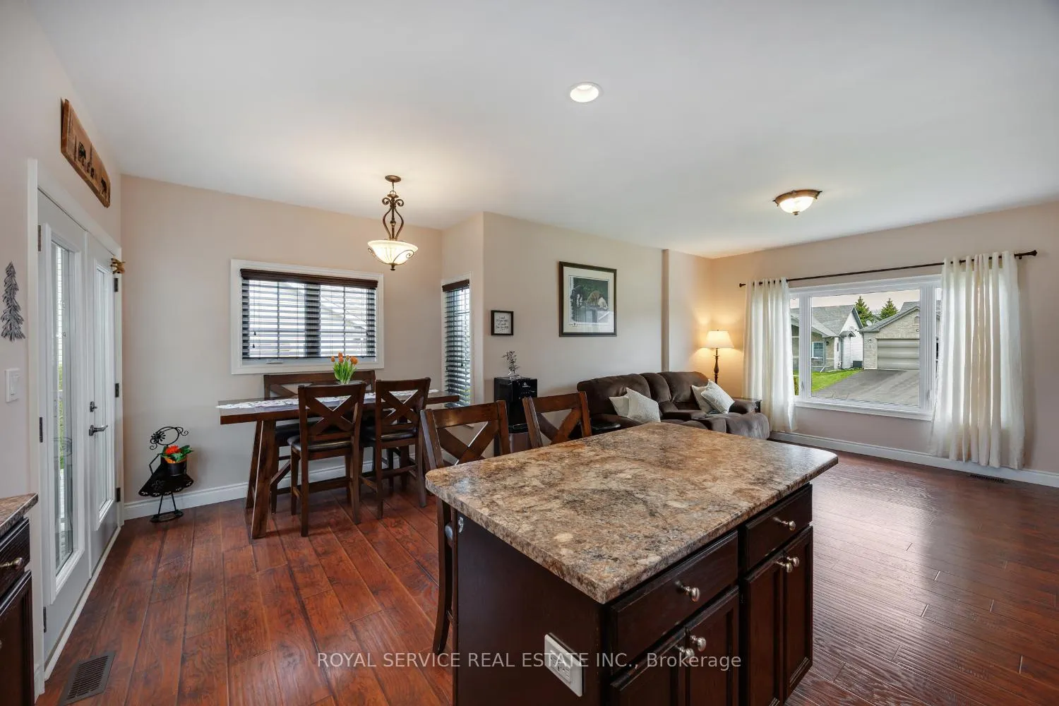 Photo 12 of 16 Cortland Crescent, Prince Edward County, Sophiasburg Ward — HOMEH