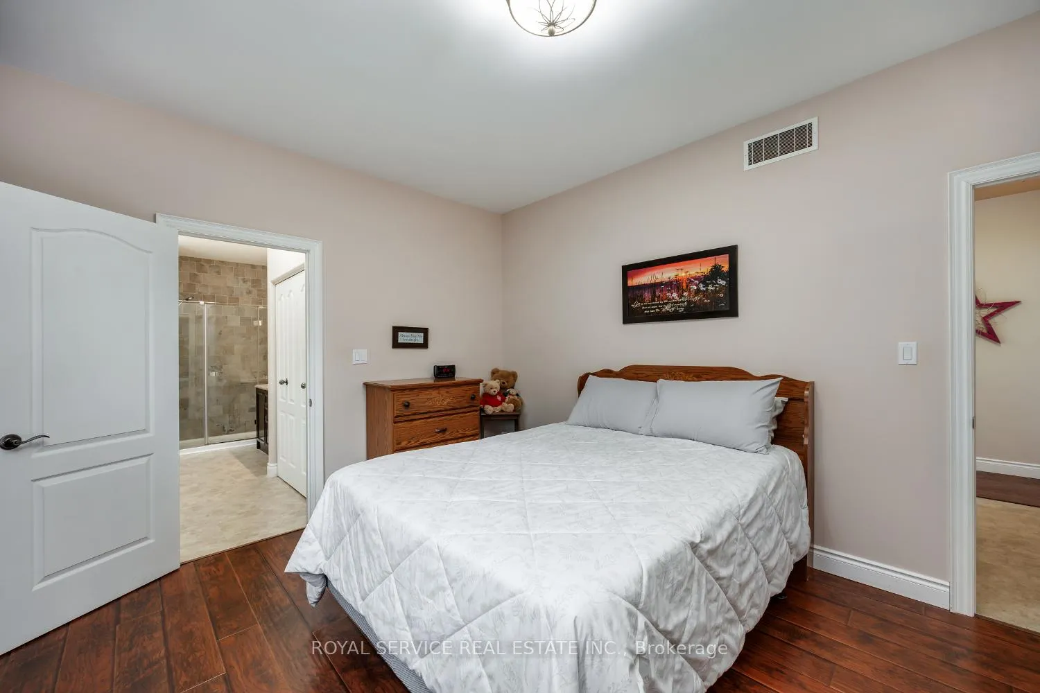 Photo 17 of 16 Cortland Crescent, Prince Edward County, Sophiasburg Ward — HOMEH