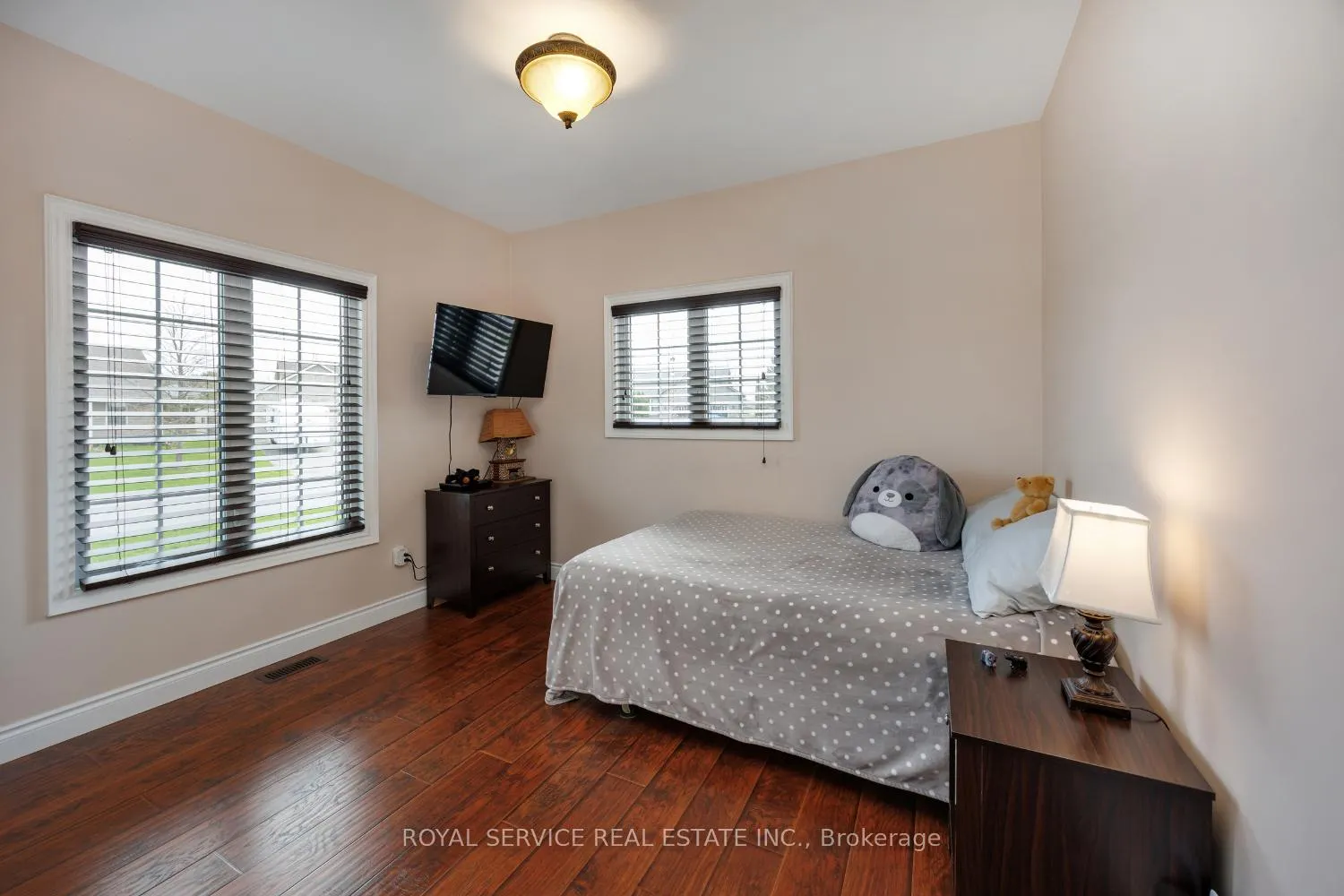 Photo 25 of 16 Cortland Crescent, Prince Edward County, Sophiasburg Ward — HOMEH