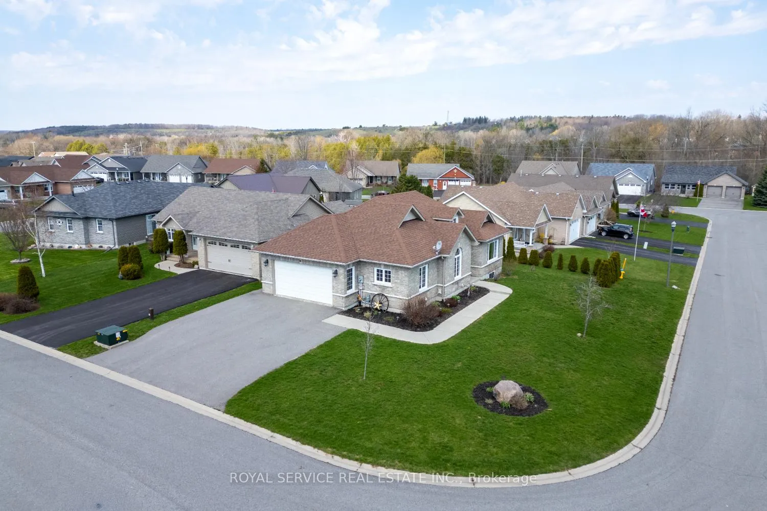 Photo 42 of 16 Cortland Crescent, Prince Edward County, Sophiasburg Ward — HOMEH