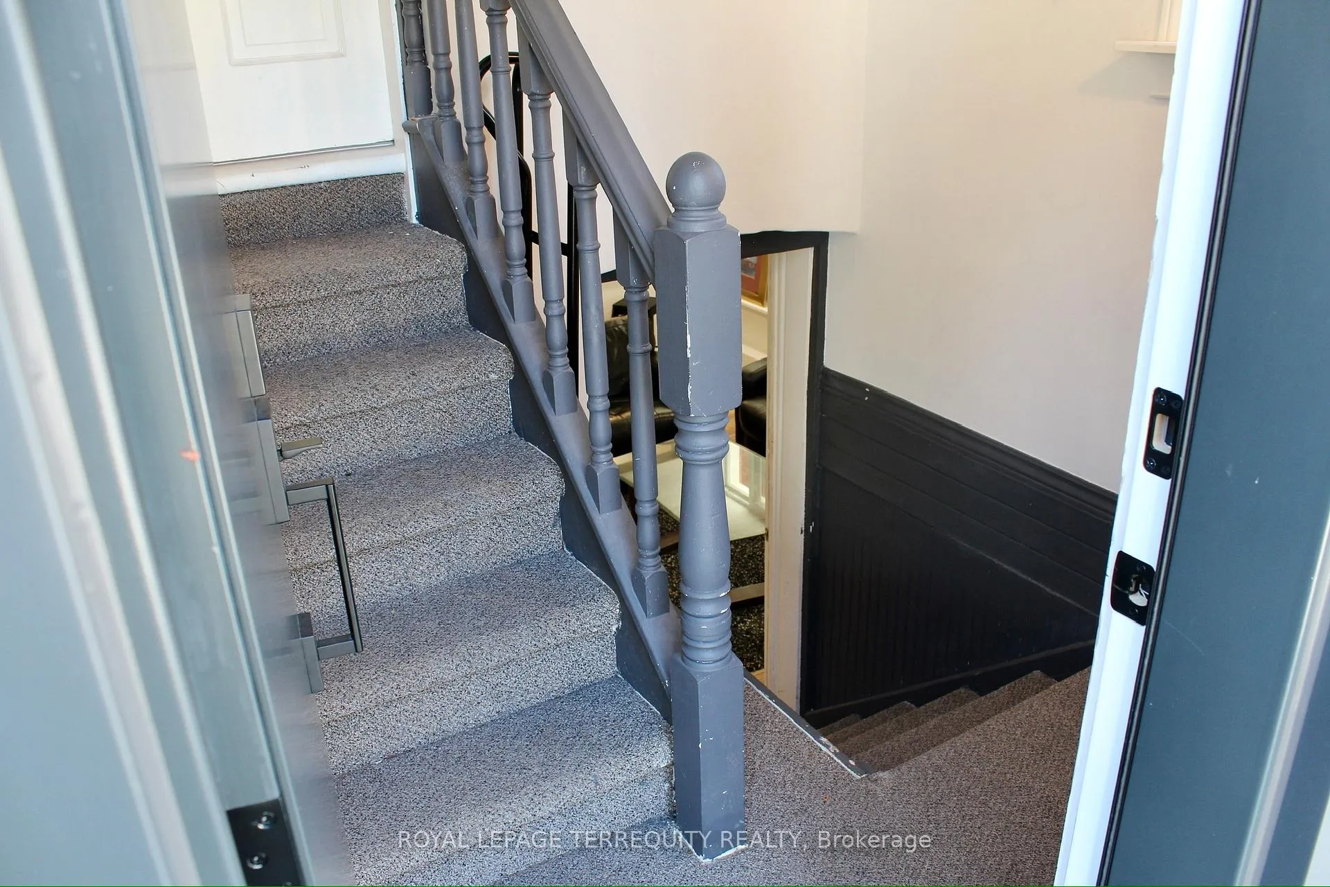 Photo 5 of Unit LOWER, 140 Wolverleigh Boulevard, Toronto, Danforth — HOMEH