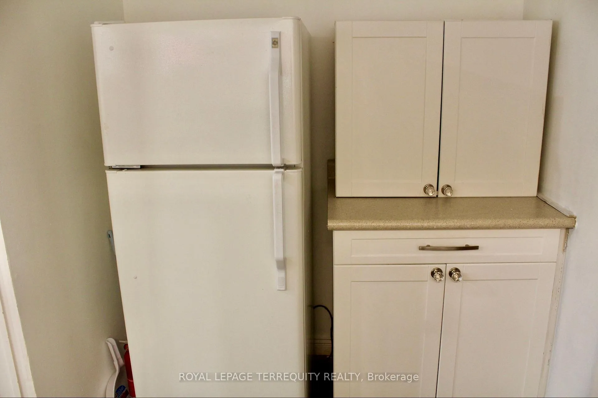Photo 16 of Unit LOWER, 140 Wolverleigh Boulevard, Toronto, Danforth — HOMEH