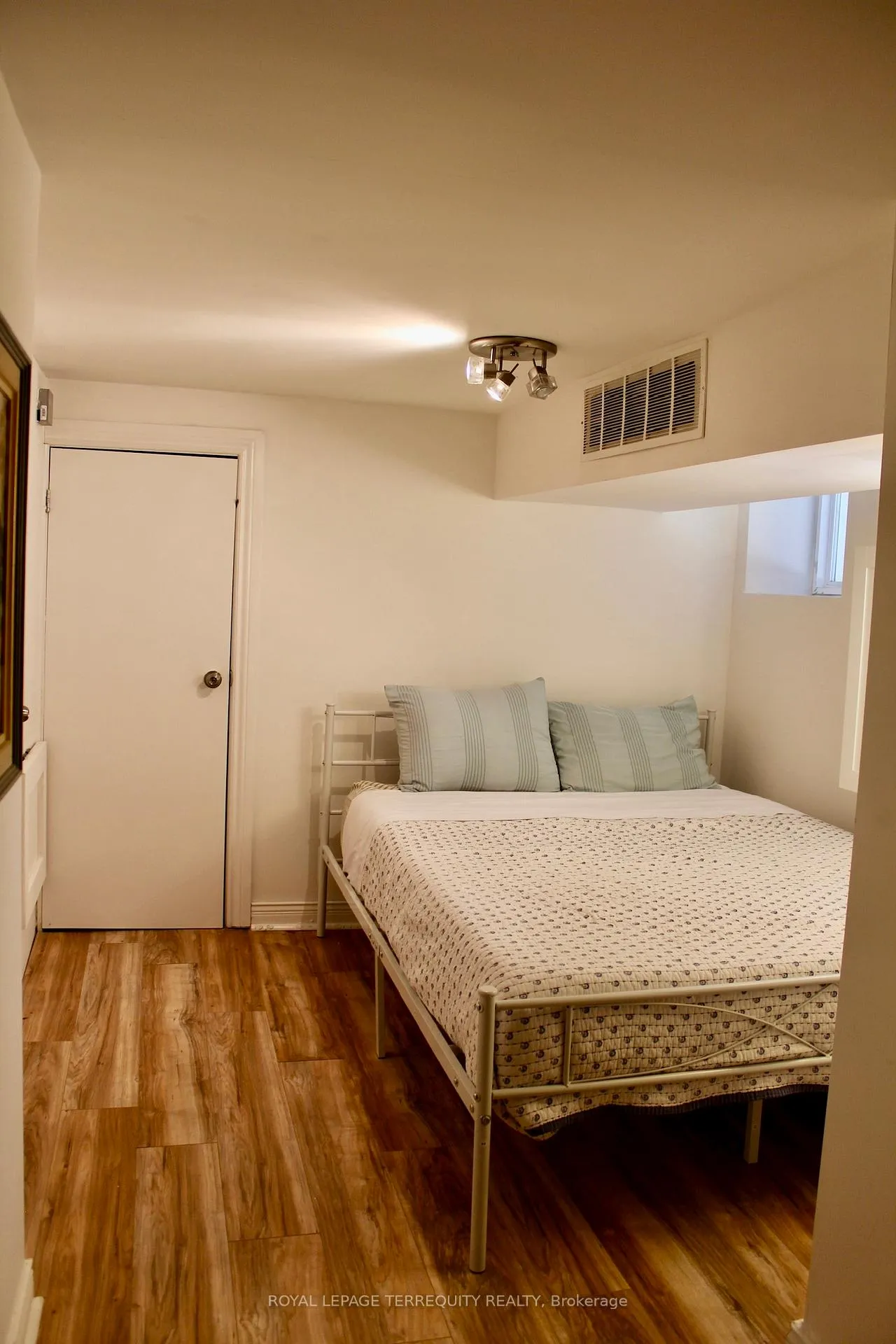 Photo 19 of Unit LOWER, 140 Wolverleigh Boulevard, Toronto, Danforth — HOMEH