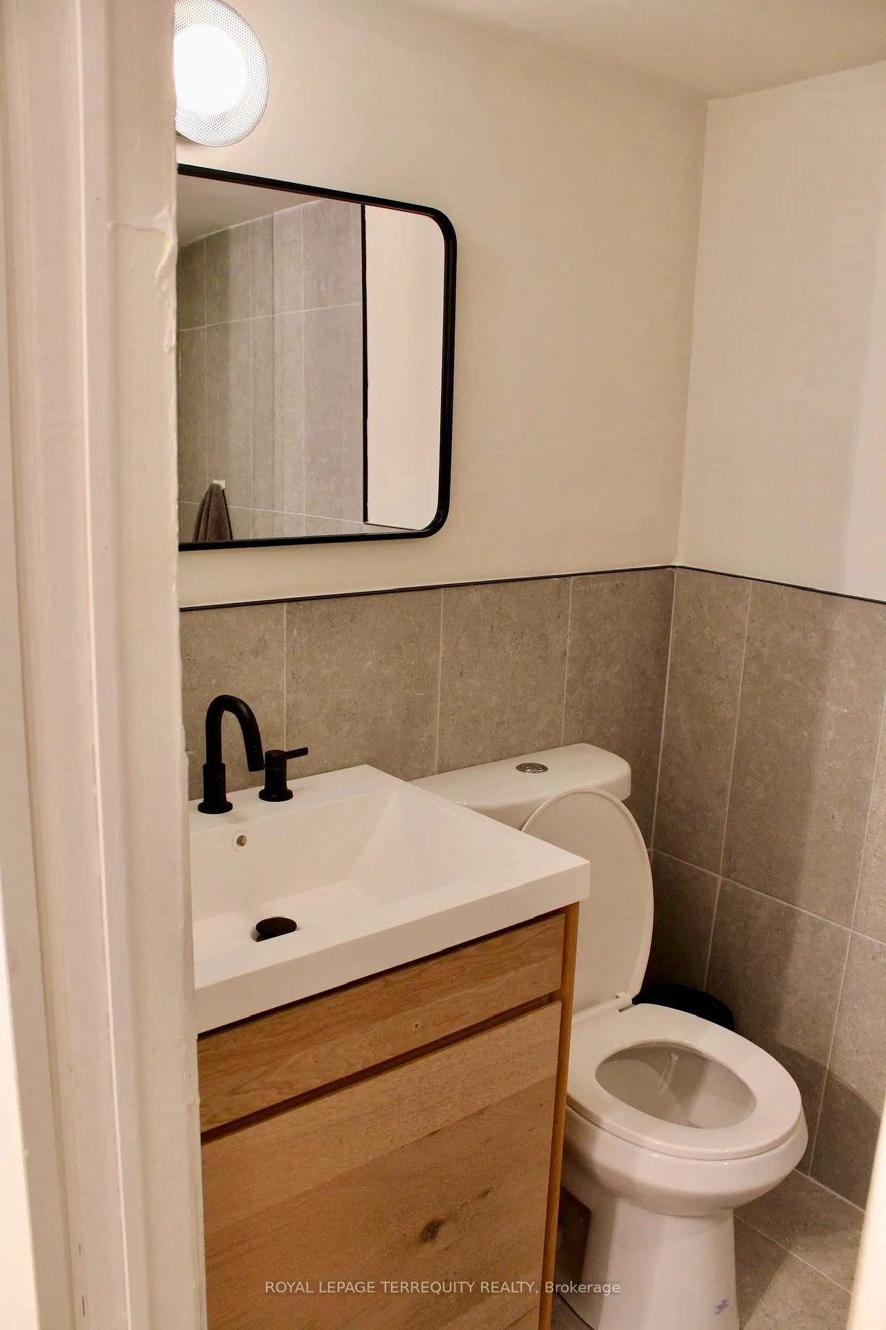 Photo 21 of Unit LOWER, 140 Wolverleigh Boulevard, Toronto, Danforth — HOMEH