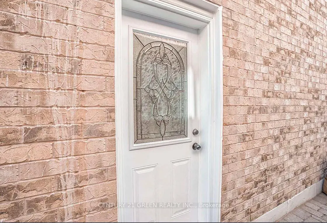 Photo 2 of Unit LOWER, 9 Andriana Crescent, Markham, Box Grove — HOMEH