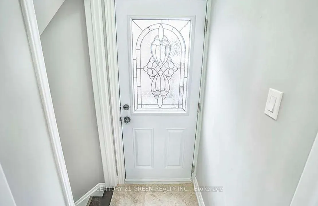 Photo 3 of Unit LOWER, 9 Andriana Crescent, Markham, Box Grove — HOMEH