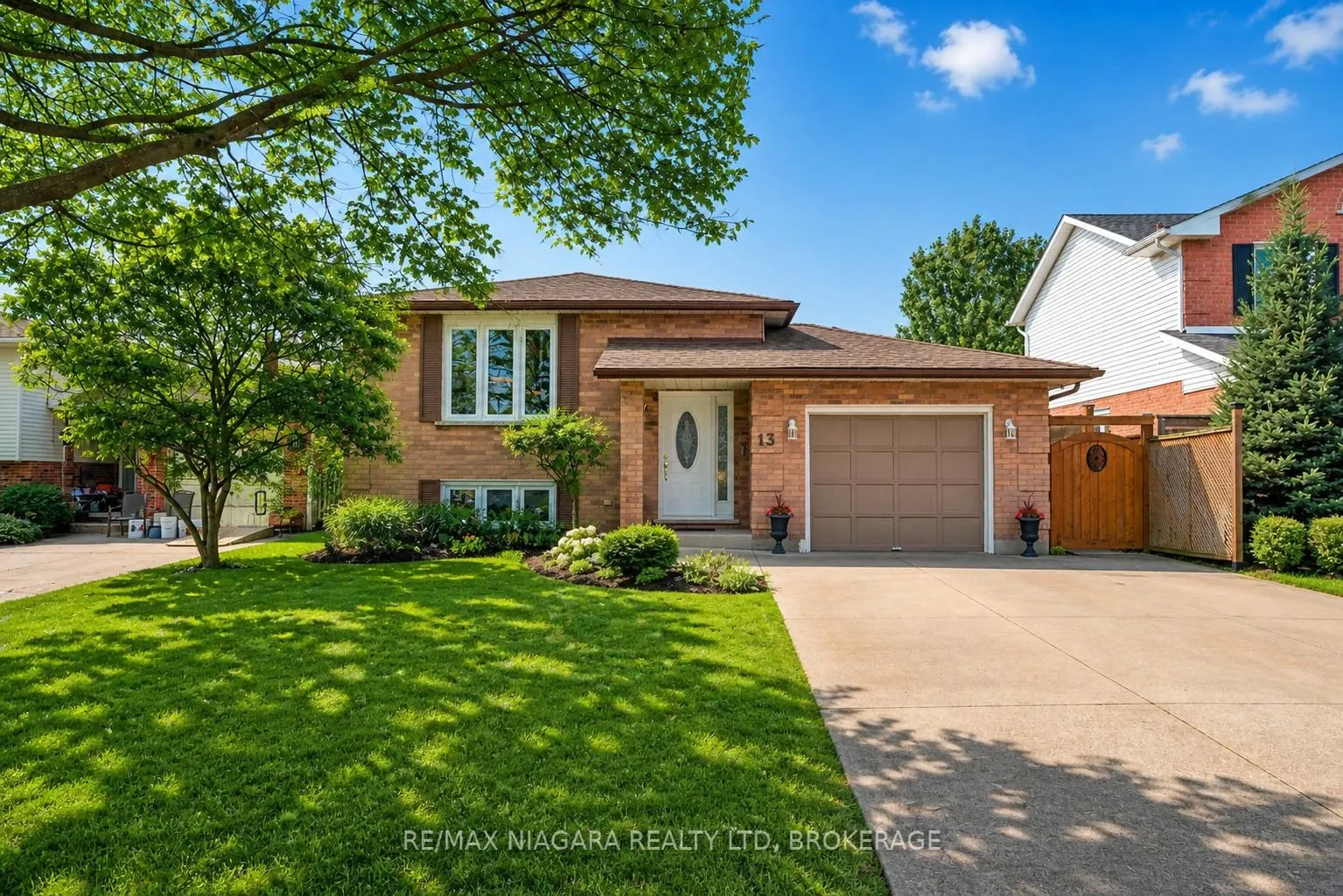 Photo 1 of 13 Cornwell Circle, St. Catharines, Ridley — HOMEH