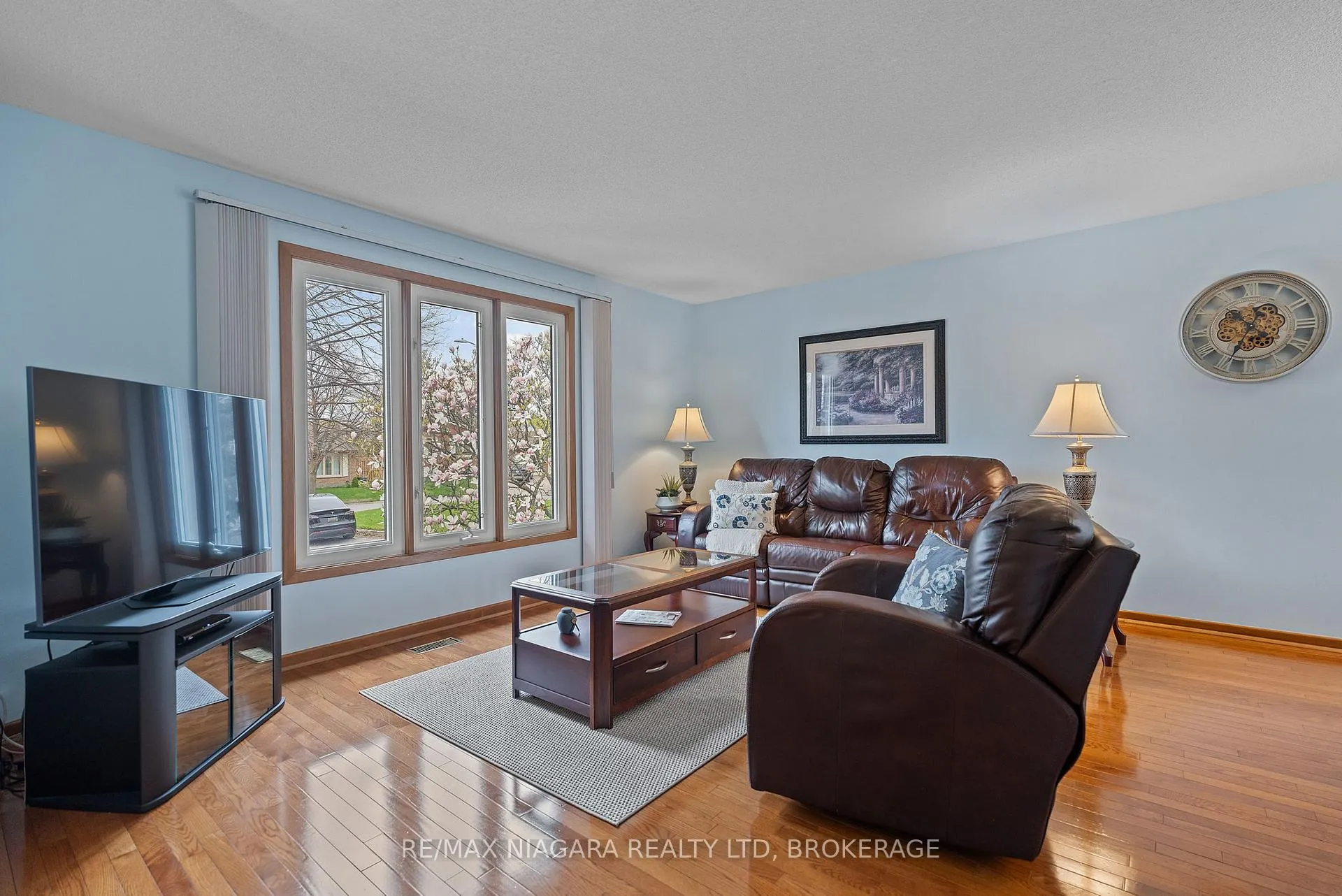 Photo 5 of 13 Cornwell Circle, St. Catharines, Ridley — HOMEH
