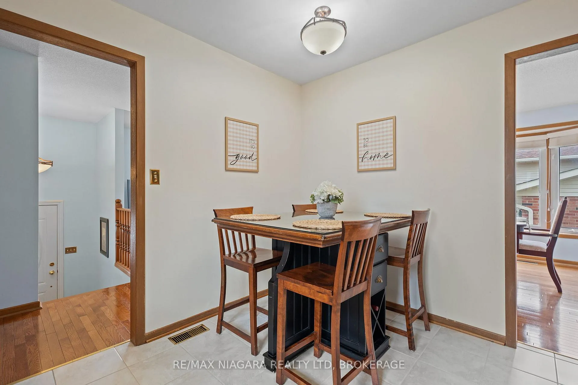 Photo 11 of 13 Cornwell Circle, St. Catharines, Ridley — HOMEH