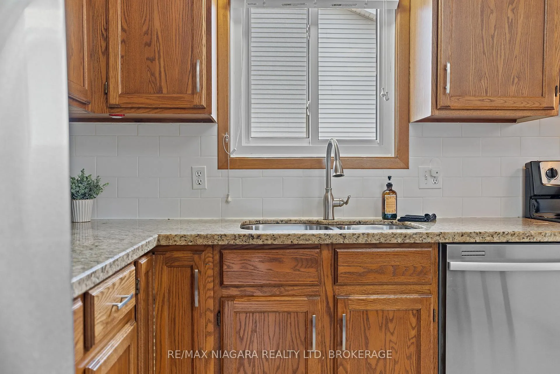 Photo 14 of 13 Cornwell Circle, St. Catharines, Ridley — HOMEH