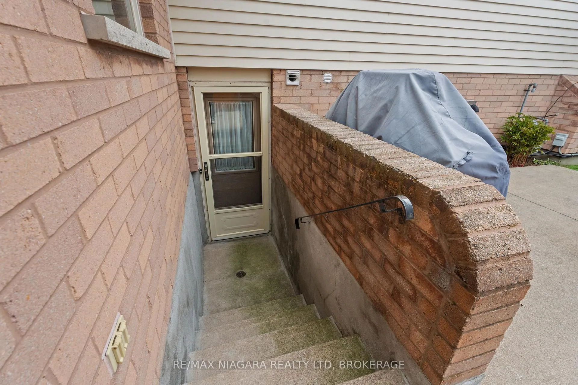 Photo 20 of 13 Cornwell Circle, St. Catharines, Ridley — HOMEH
