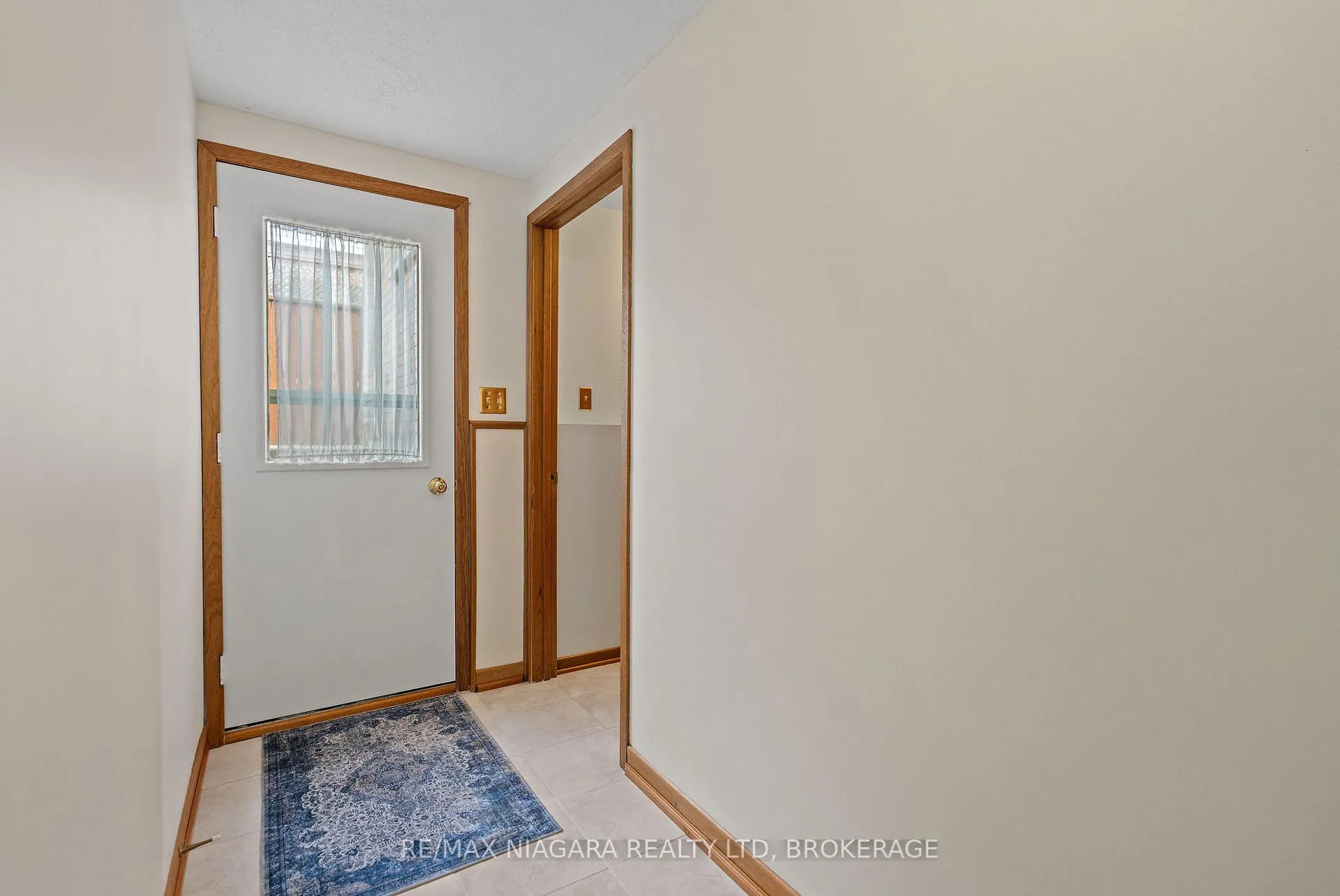 Photo 21 of 13 Cornwell Circle, St. Catharines, Ridley — HOMEH