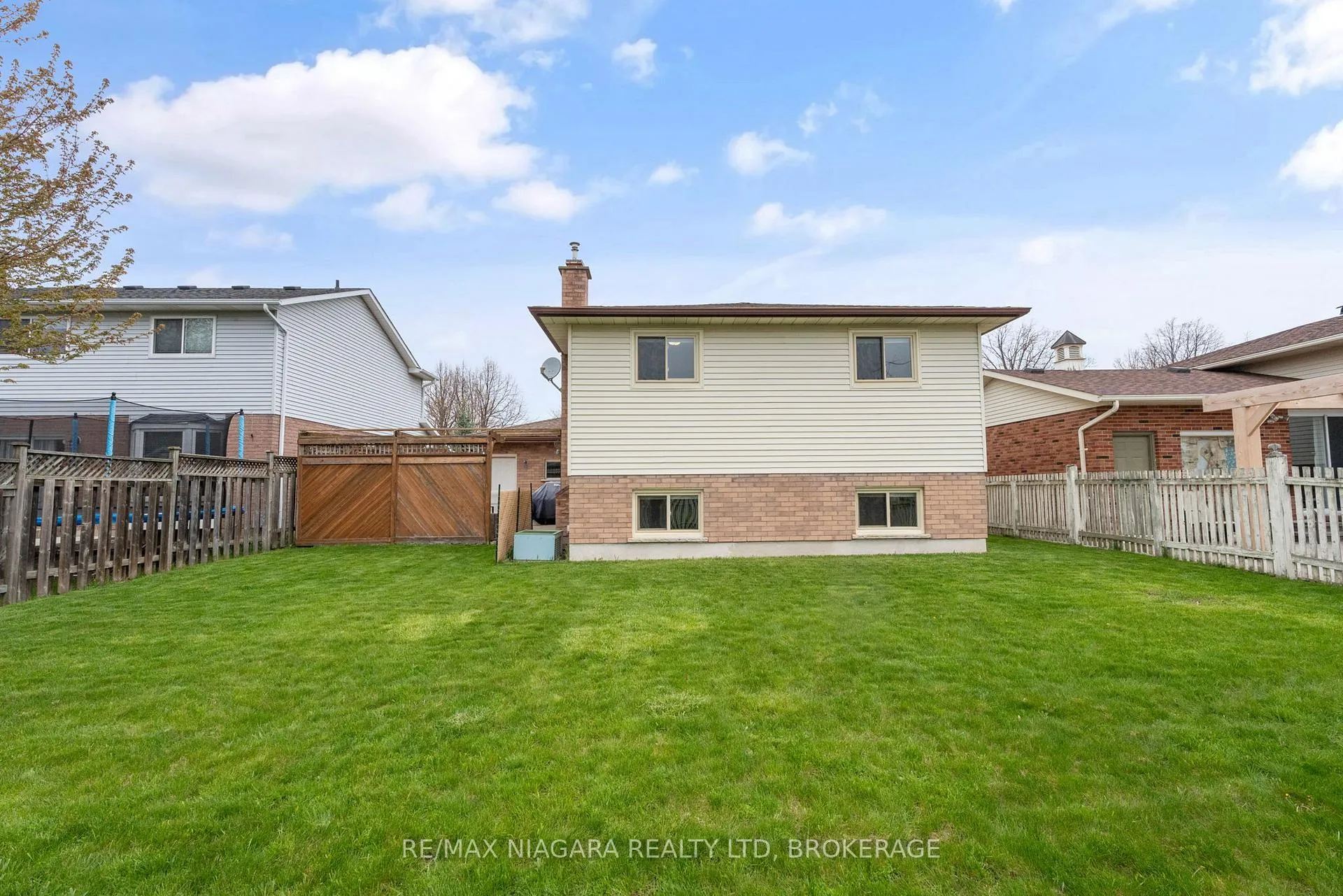 Photo 32 of 13 Cornwell Circle, St. Catharines, Ridley — HOMEH