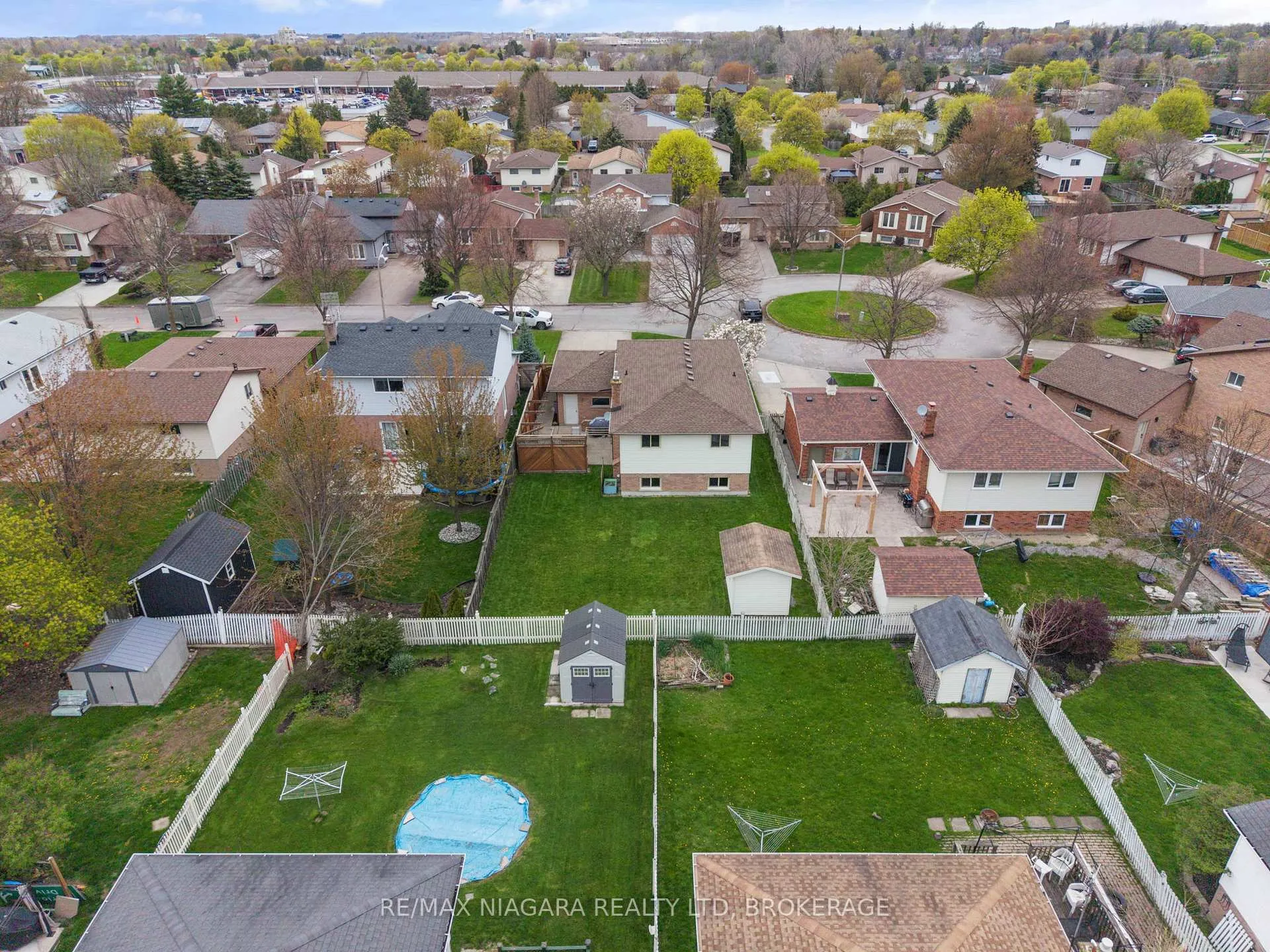 Photo 36 of 13 Cornwell Circle, St. Catharines, Ridley — HOMEH