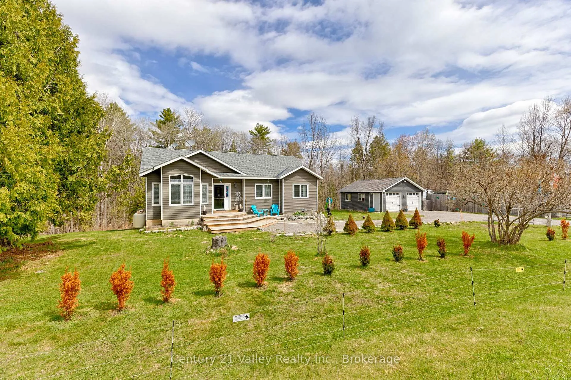 Photo 2 of 6196 132 Highway, Bonnechere Valley, Eganville/Bonnechere Twp — HOMEH