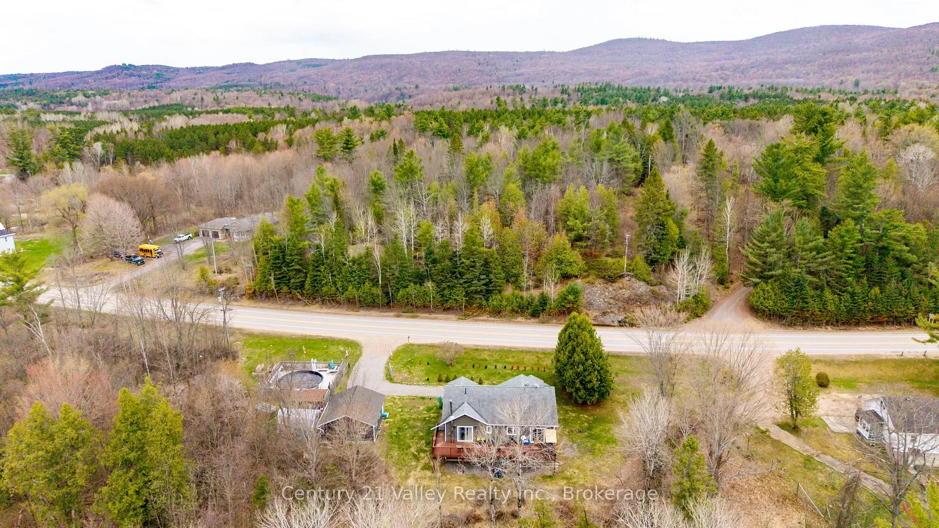Photo 5 of 6196 132 Highway, Bonnechere Valley, Eganville/Bonnechere Twp — HOMEH
