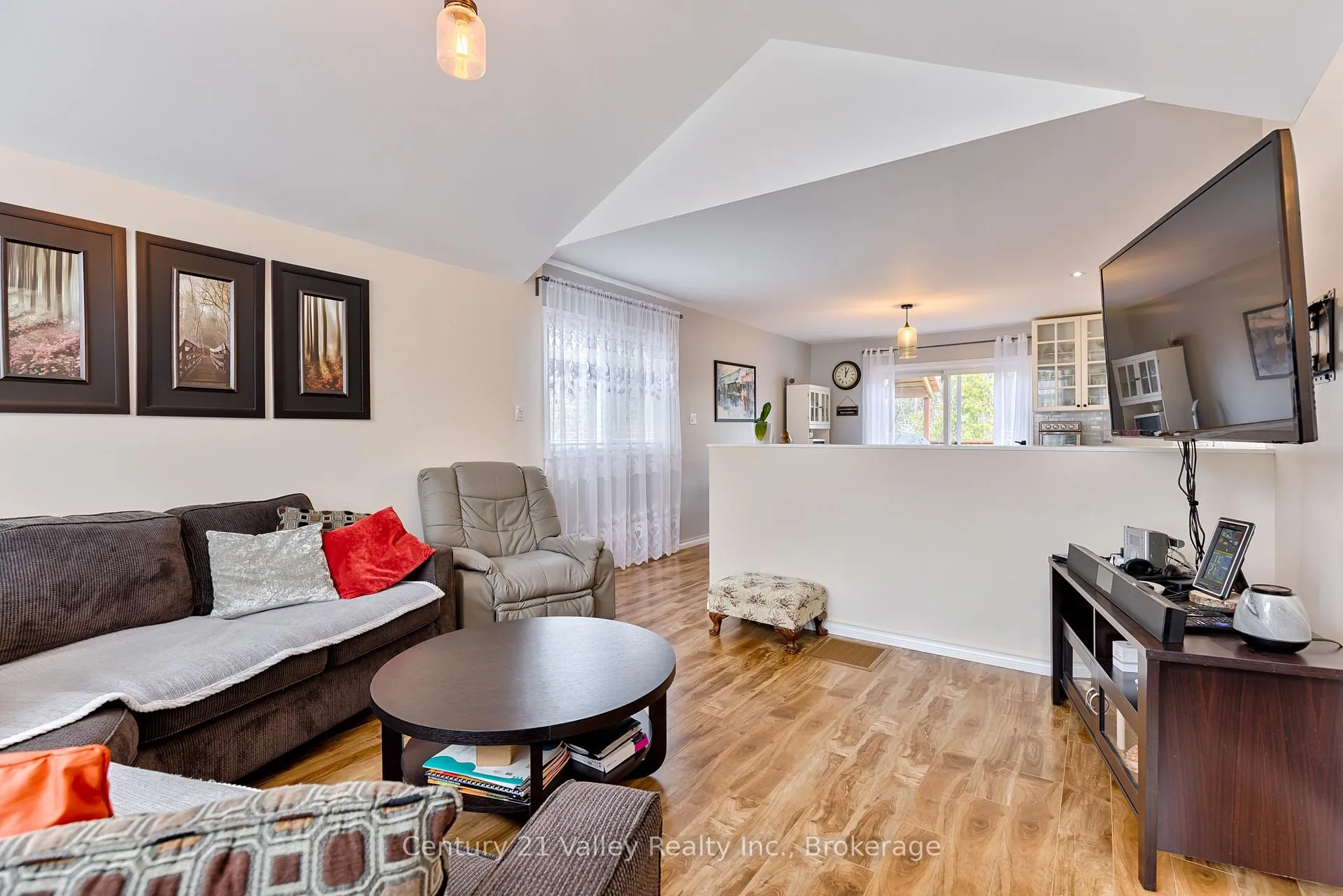 Photo 16 of 6196 132 Highway, Bonnechere Valley, Eganville/Bonnechere Twp — HOMEH