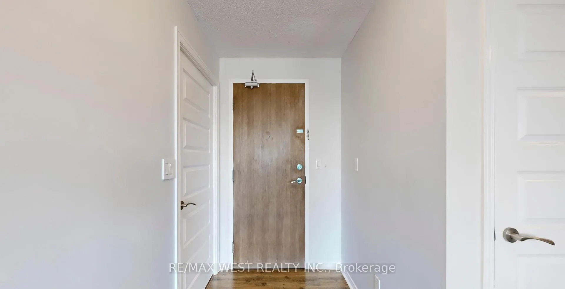 Photo 5 of Unit 2108, 215 Queen Street E, Brampton, Queen Street Corridor — HOMEH