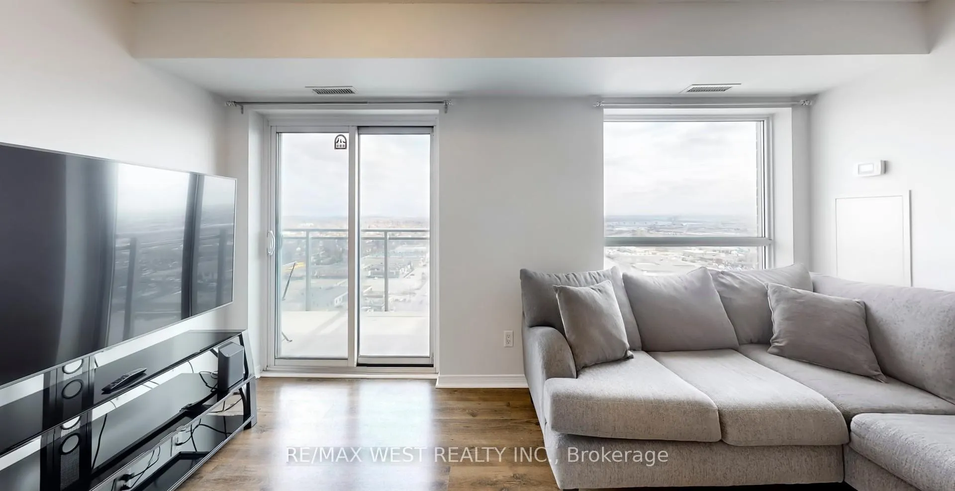 Photo 7 of Unit 2108, 215 Queen Street E, Brampton, Queen Street Corridor — HOMEH