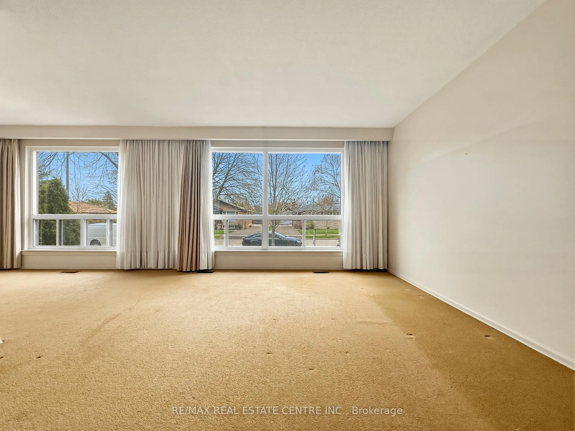 Photo 11 of 8 Powburn Place, Etobicoke, Willowridge-Martingrove-Richview — HOMEH