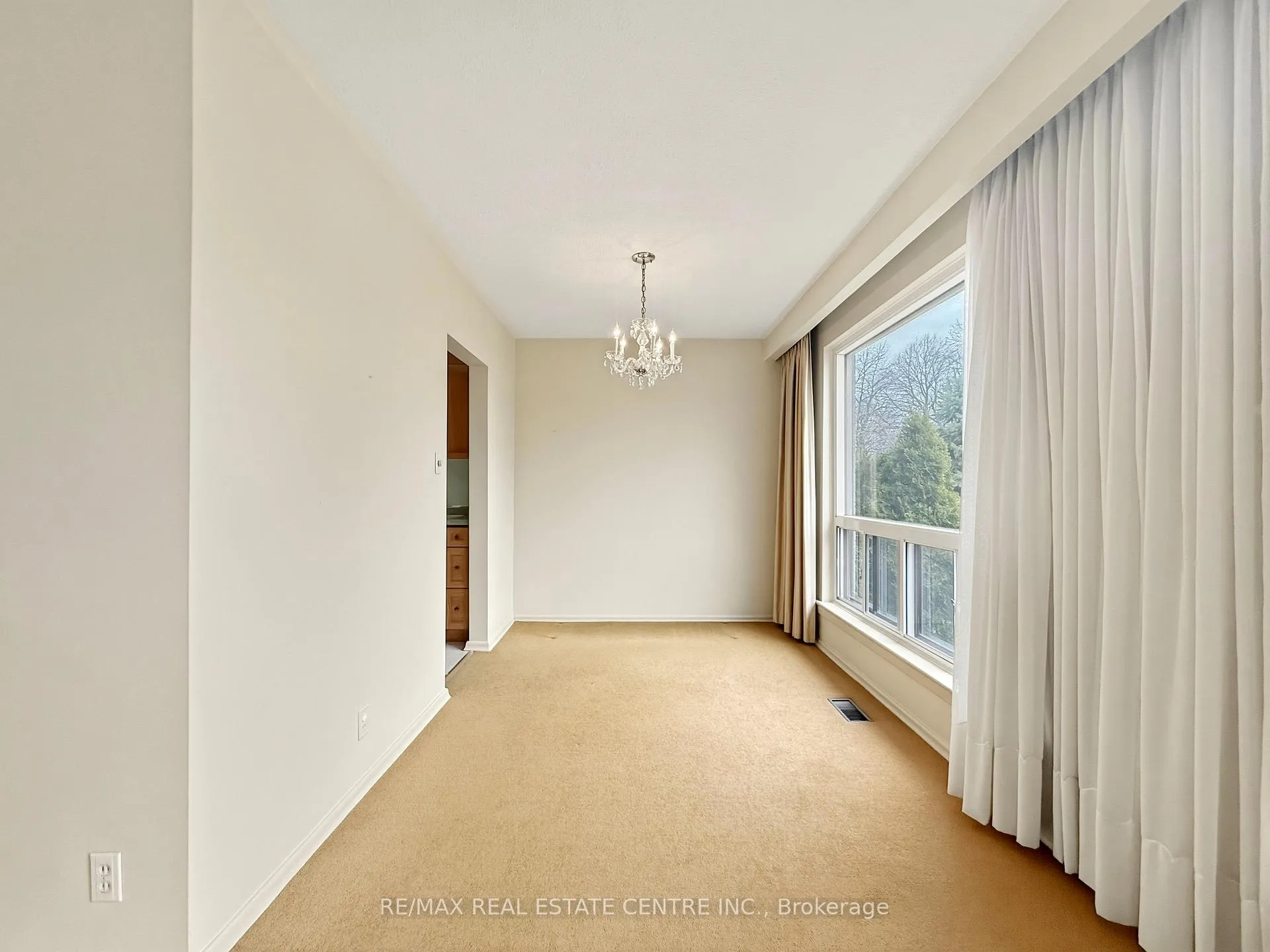 Photo 13 of 8 Powburn Place, Etobicoke, Willowridge-Martingrove-Richview — HOMEH