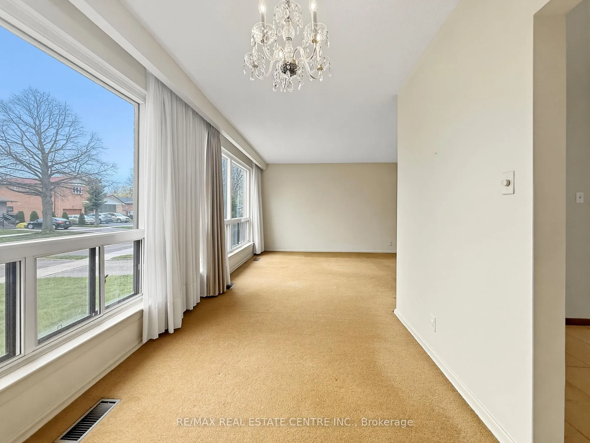 Photo 14 of 8 Powburn Place, Etobicoke, Willowridge-Martingrove-Richview — HOMEH