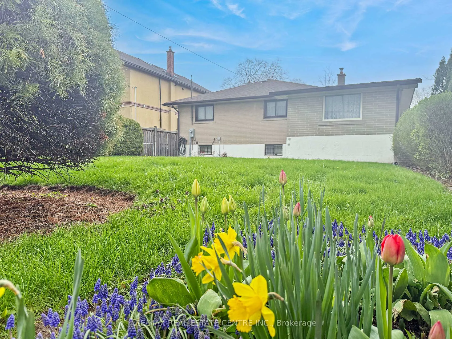 Photo 37 of 8 Powburn Place, Etobicoke, Willowridge-Martingrove-Richview — HOMEH