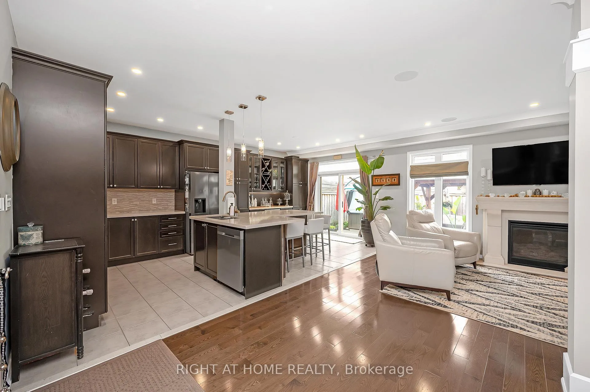 Photo 4 of 4789 Thomas Alton Boulevard, Burlington, Alton — HOMEH