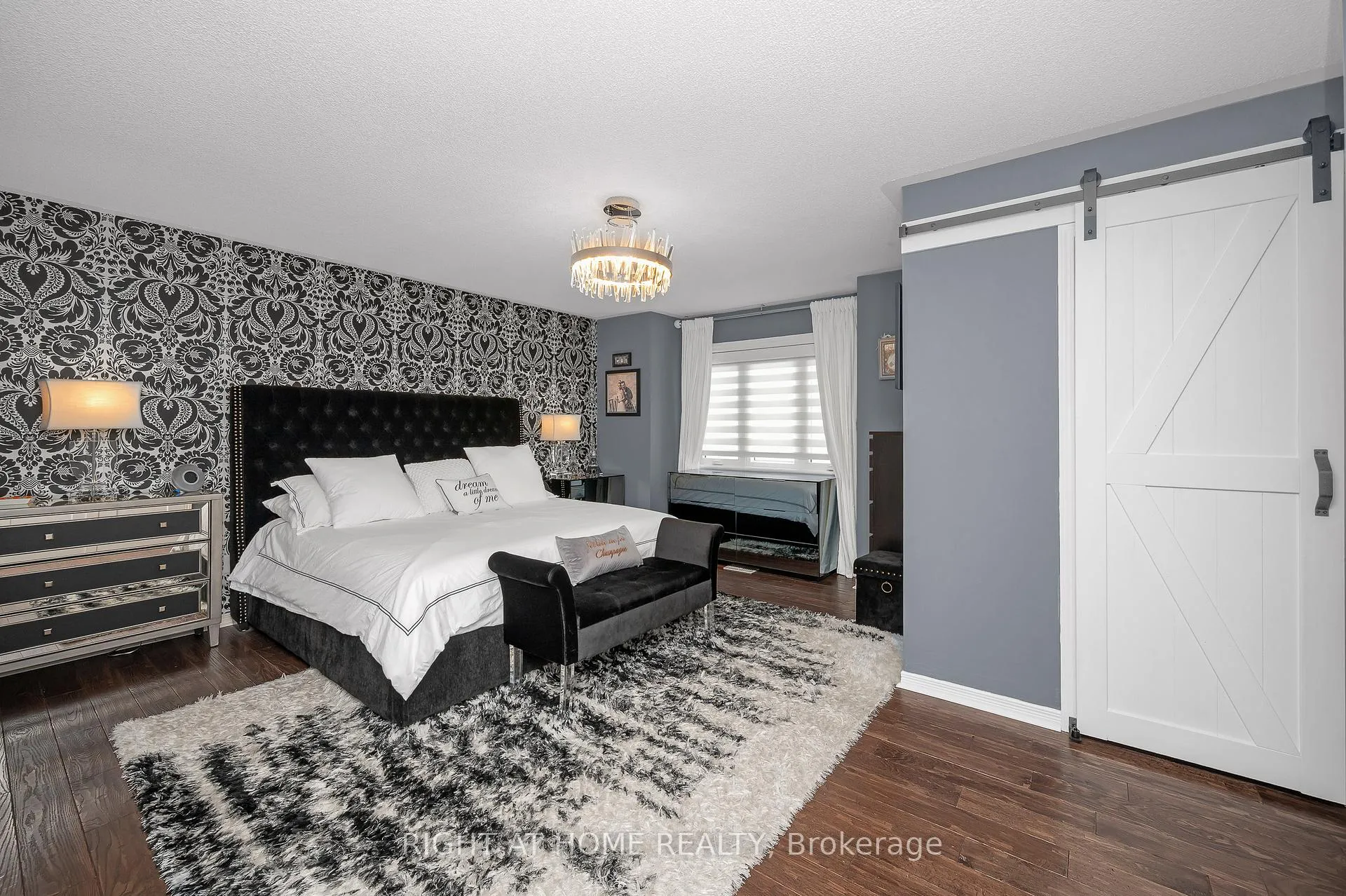 Photo 11 of 4789 Thomas Alton Boulevard, Burlington, Alton — HOMEH