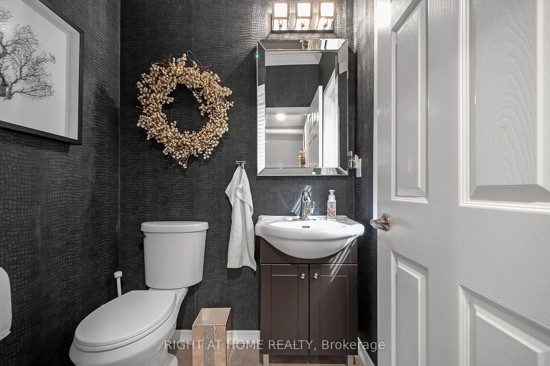 Photo 18 of 4789 Thomas Alton Boulevard, Burlington, Alton — HOMEH