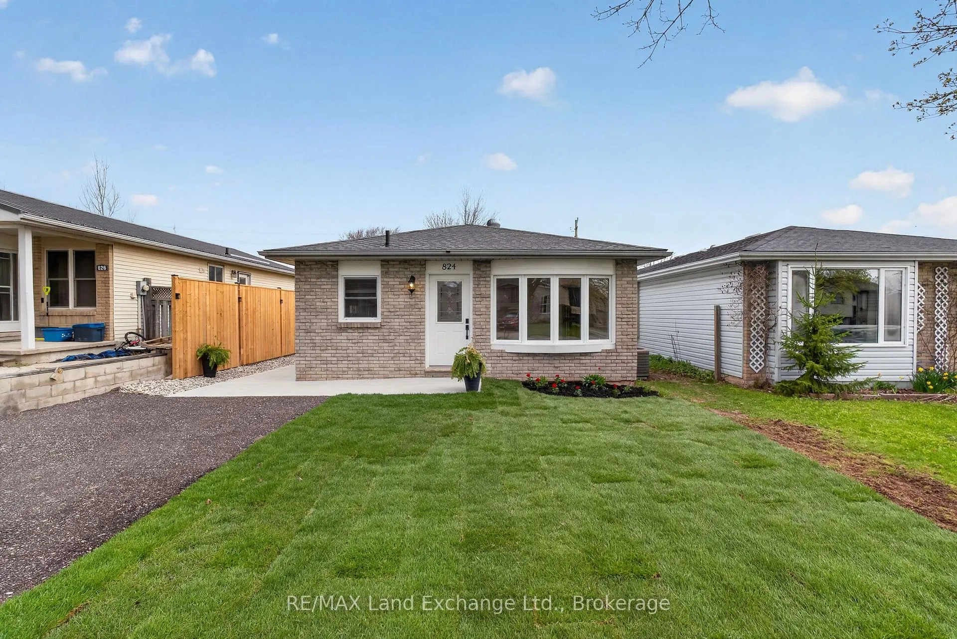 Photo 2 of 824 Andrew Malcolm Drive, Kincardine — HOMEH
