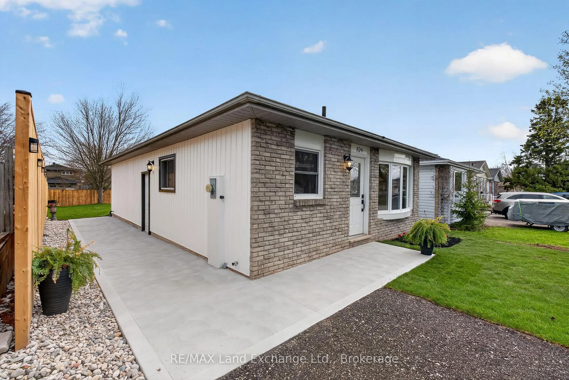 Photo 3 of 824 Andrew Malcolm Drive, Kincardine — HOMEH