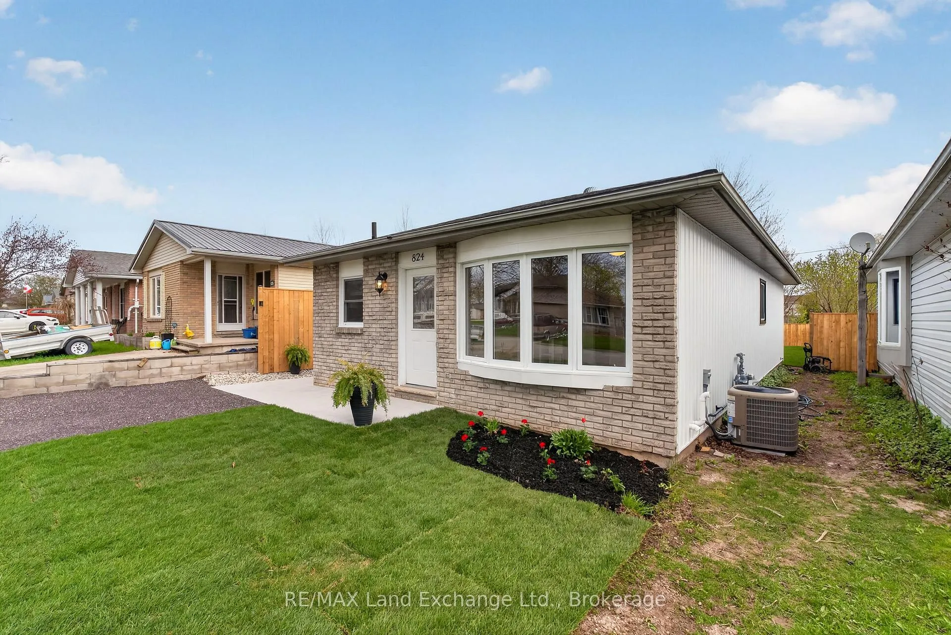 Photo 4 of 824 Andrew Malcolm Drive, Kincardine — HOMEH