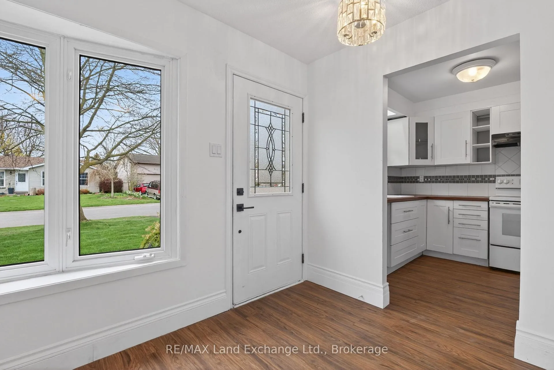 Photo 5 of 824 Andrew Malcolm Drive, Kincardine — HOMEH