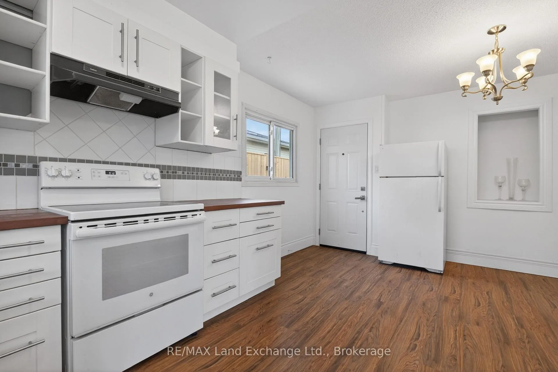 Photo 9 of 824 Andrew Malcolm Drive, Kincardine — HOMEH