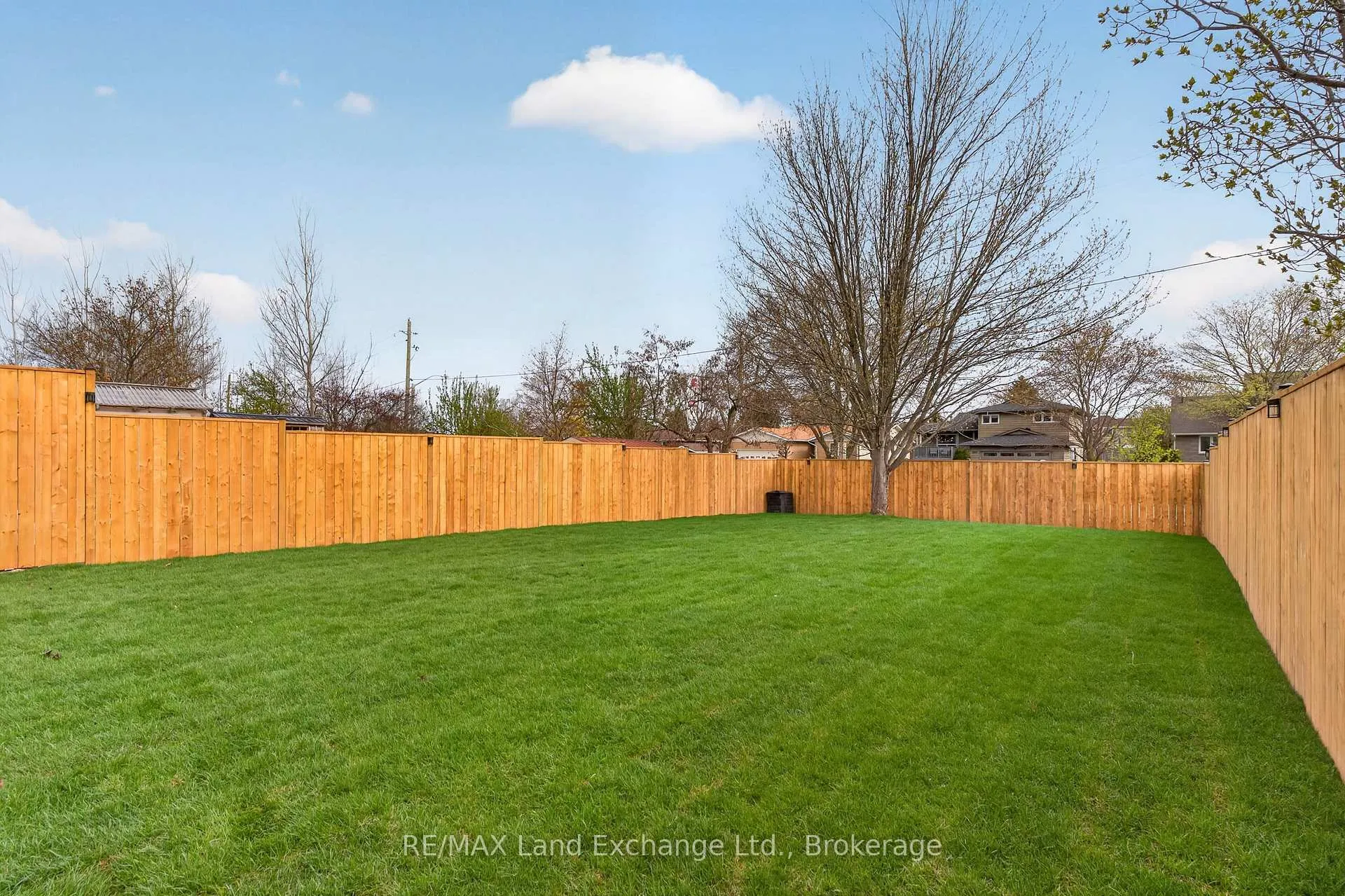 Photo 23 of 824 Andrew Malcolm Drive, Kincardine — HOMEH