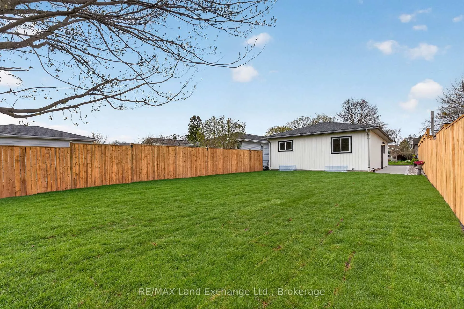 Photo 26 of 824 Andrew Malcolm Drive, Kincardine — HOMEH