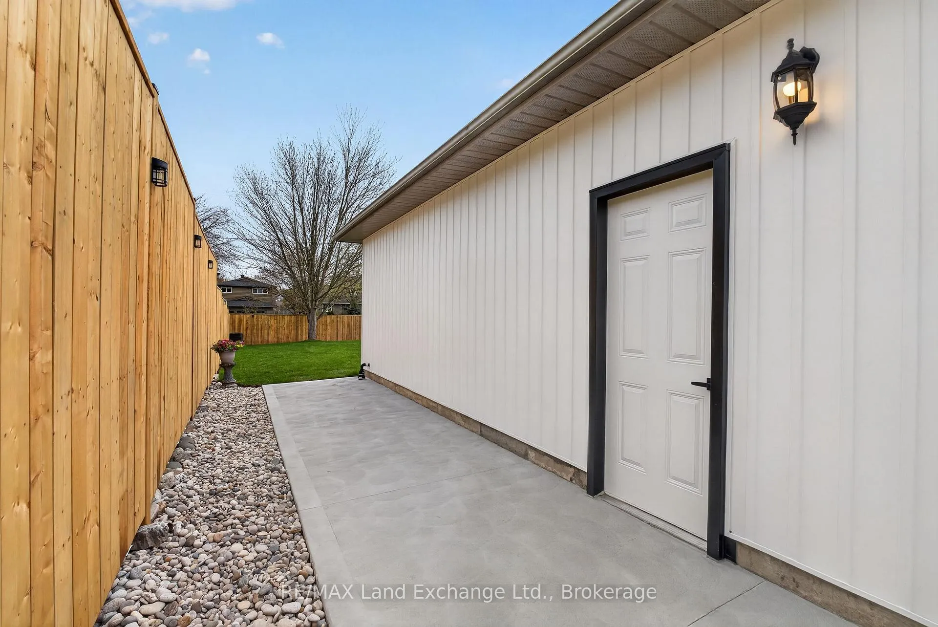 Photo 27 of 824 Andrew Malcolm Drive, Kincardine — HOMEH