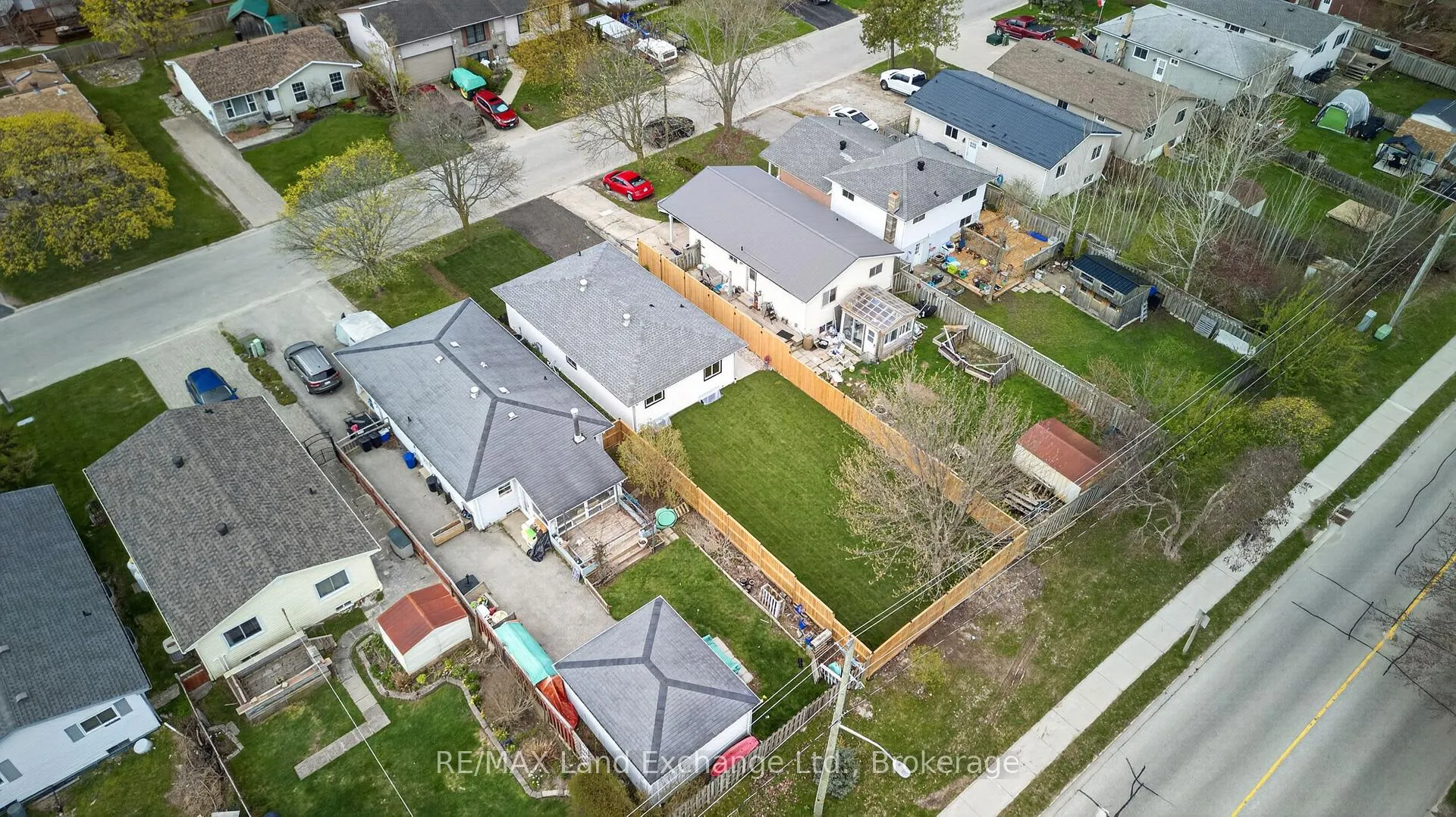 Photo 30 of 824 Andrew Malcolm Drive, Kincardine — HOMEH