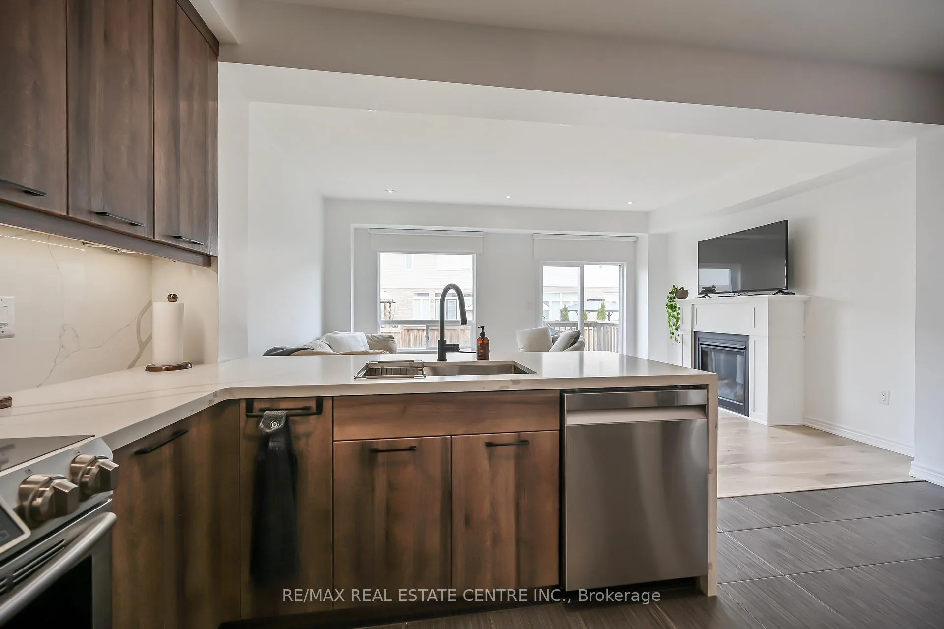 Photo 6 of 226 Lormont Boulevard, Hamilton, Stoney Creek — HOMEH