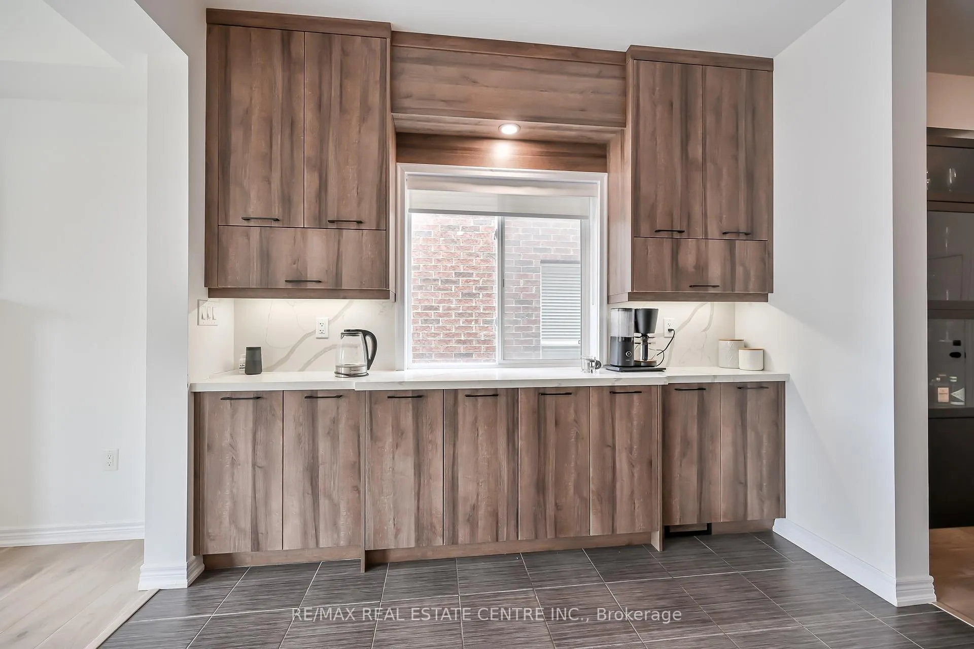 Photo 8 of 226 Lormont Boulevard, Hamilton, Stoney Creek — HOMEH