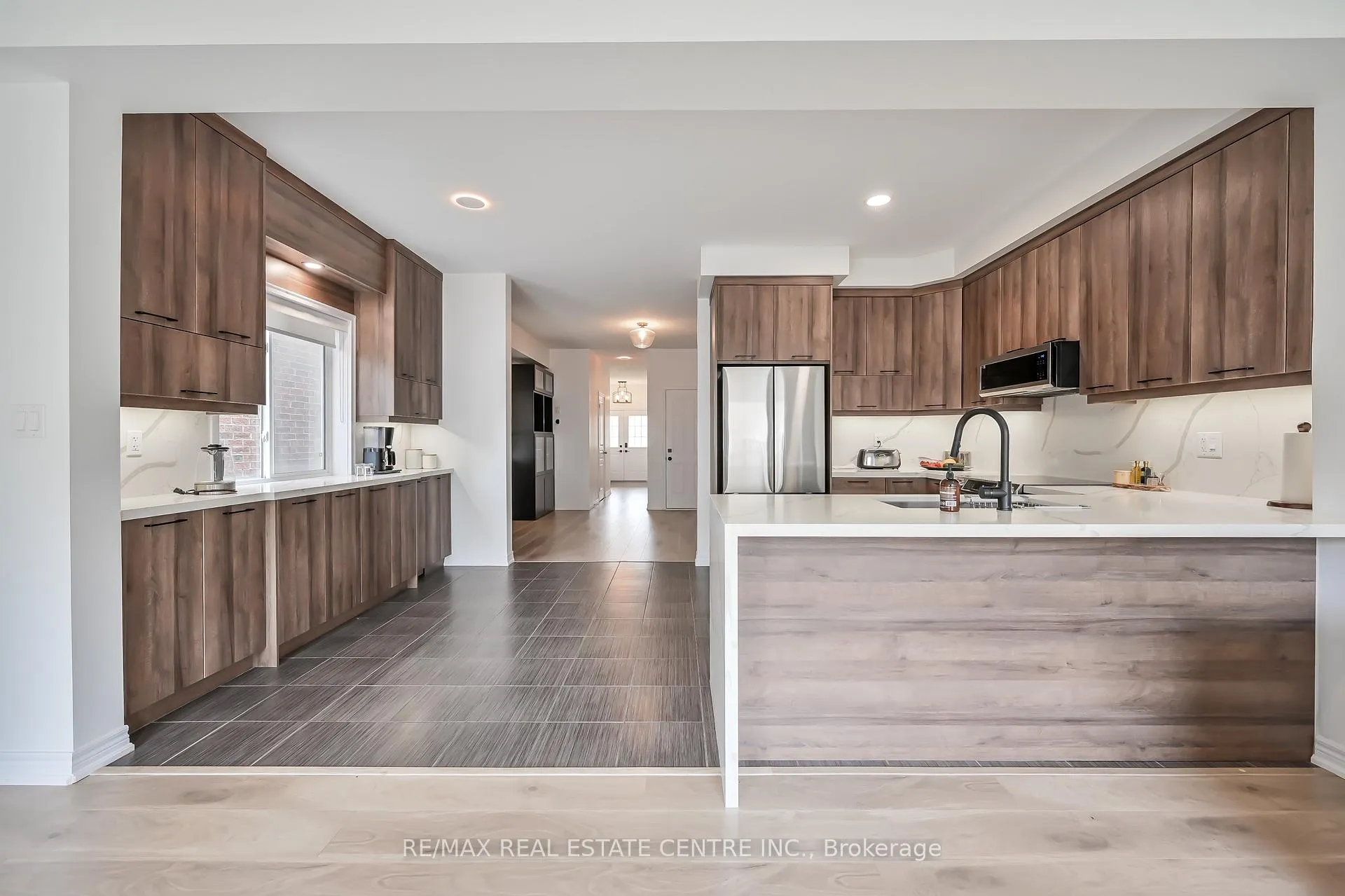Photo 9 of 226 Lormont Boulevard, Hamilton, Stoney Creek — HOMEH