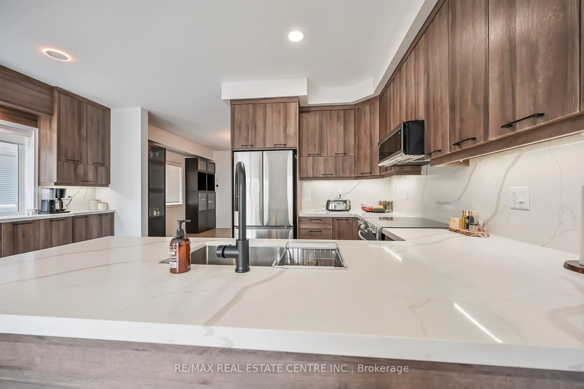 Photo 10 of 226 Lormont Boulevard, Hamilton, Stoney Creek — HOMEH