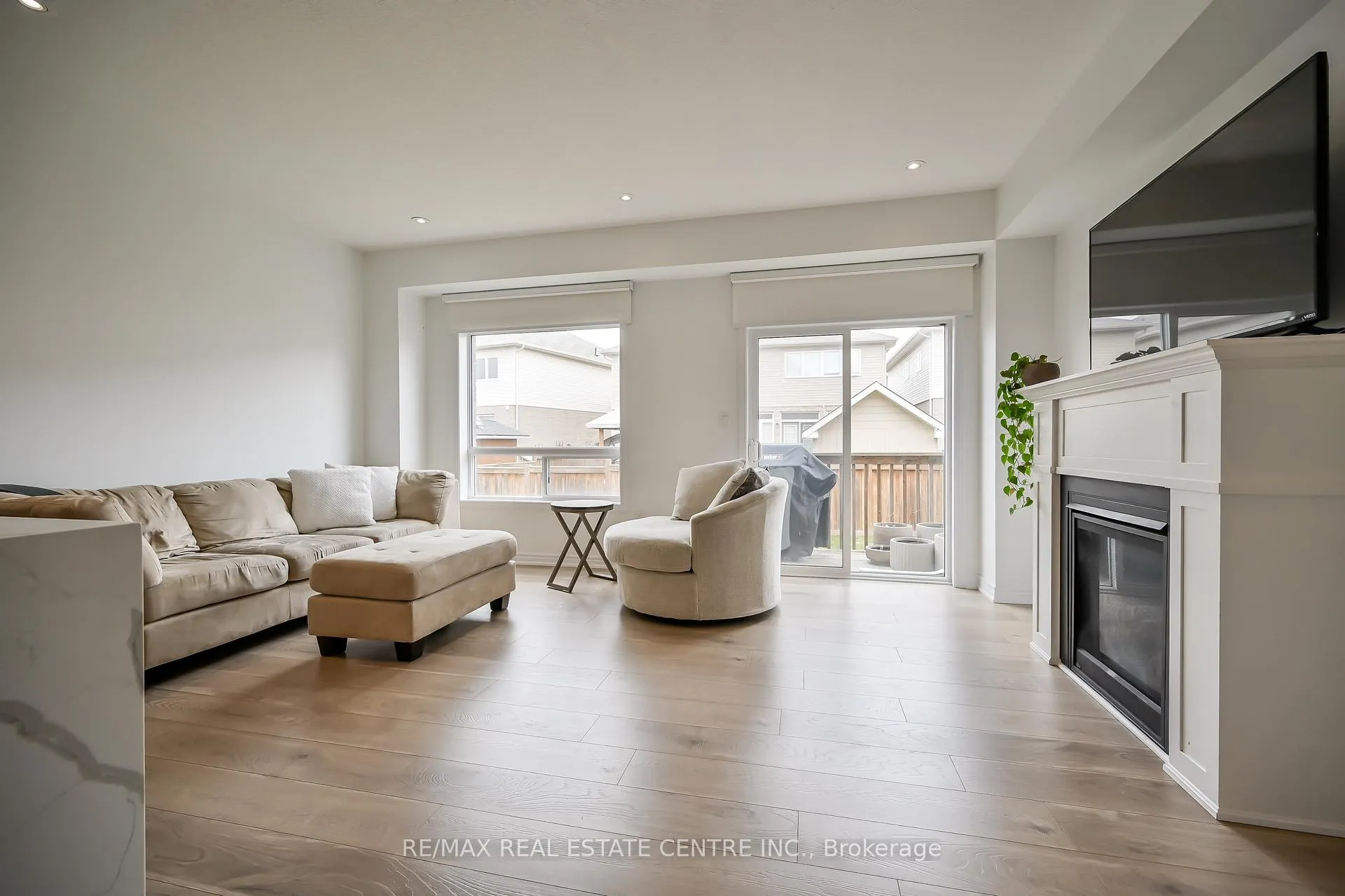 Photo 11 of 226 Lormont Boulevard, Hamilton, Stoney Creek — HOMEH
