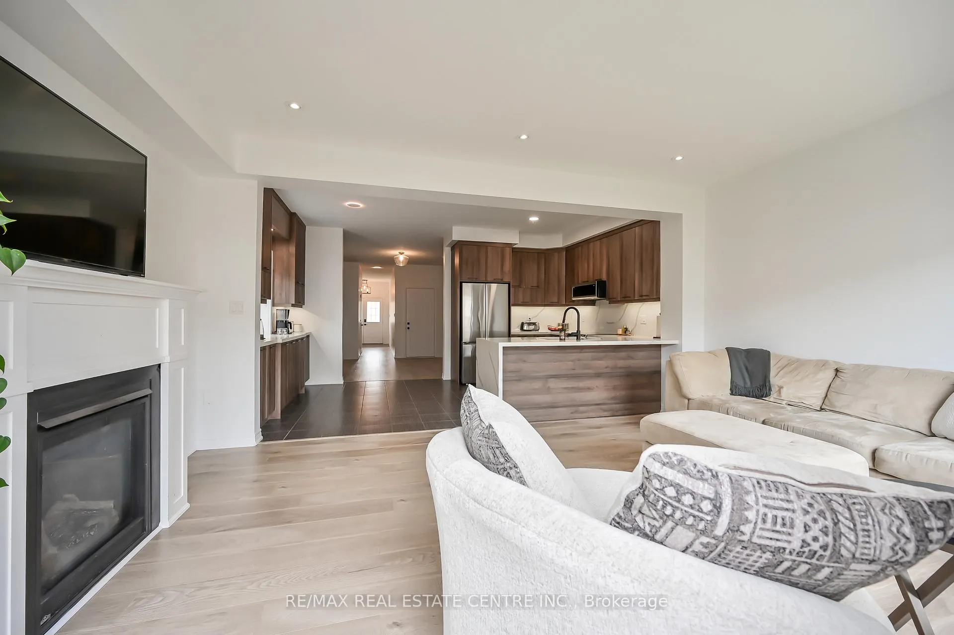 Photo 14 of 226 Lormont Boulevard, Hamilton, Stoney Creek — HOMEH