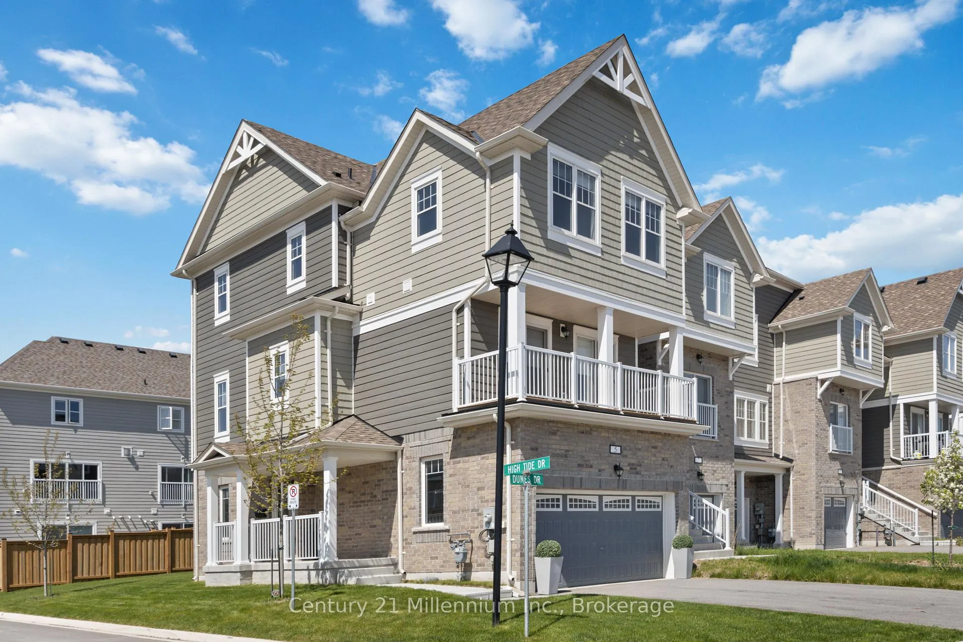 Photo 3 of 5 Dunes Drive, Wasaga Beach — HOMEH