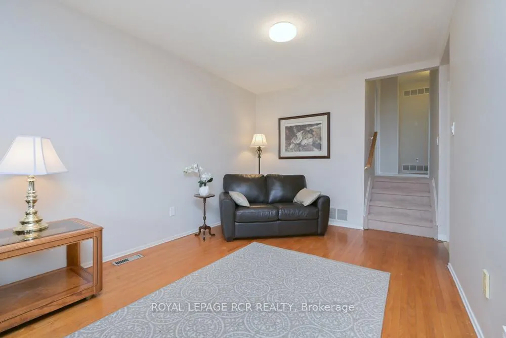 Photo 8 of 52 Ellwood Drive E, Caledon, Bolton East — HOMEH